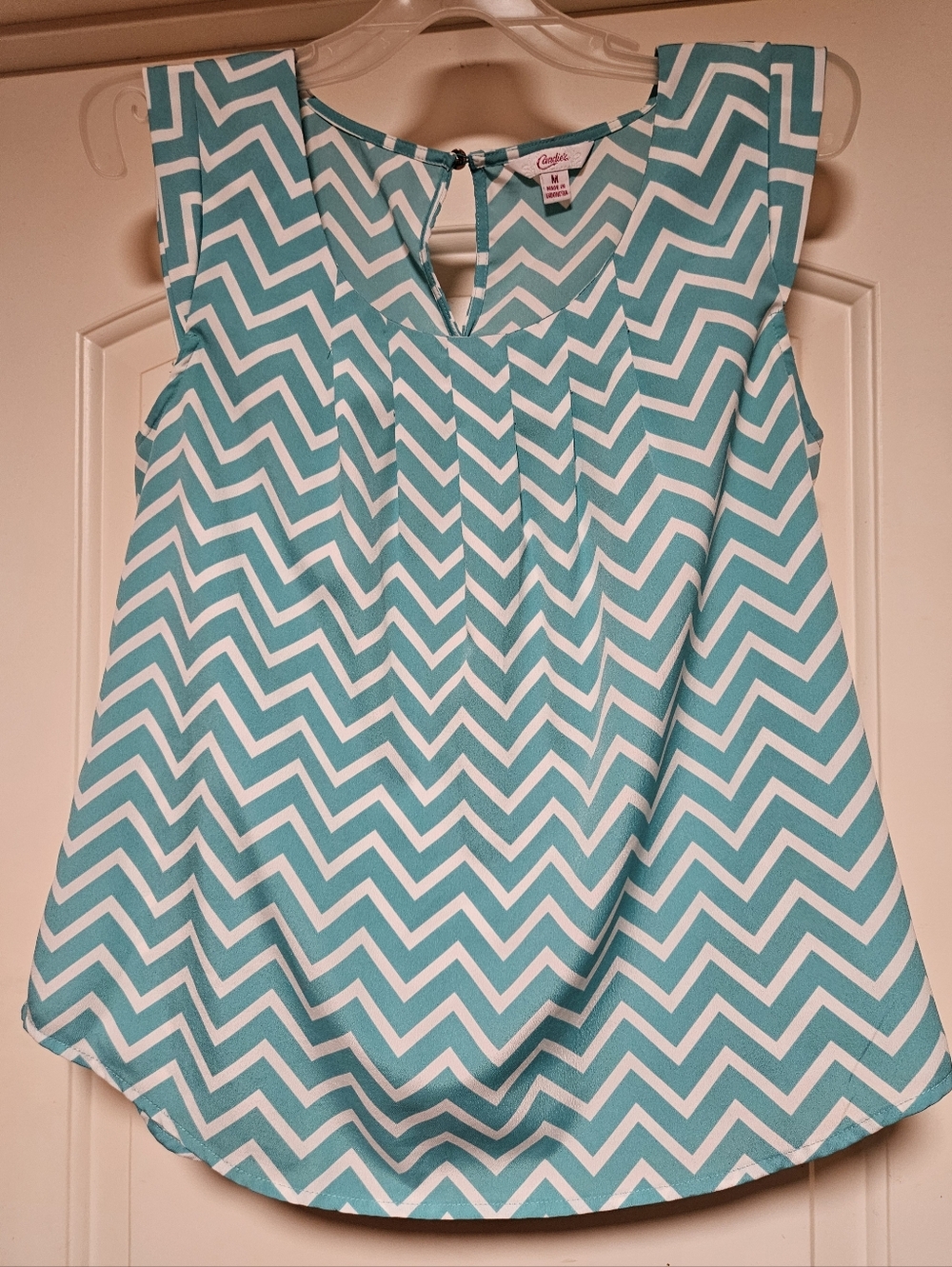 Candie's Y2K Aqua Chevron Sleeveless Pleated Blouse - Size M